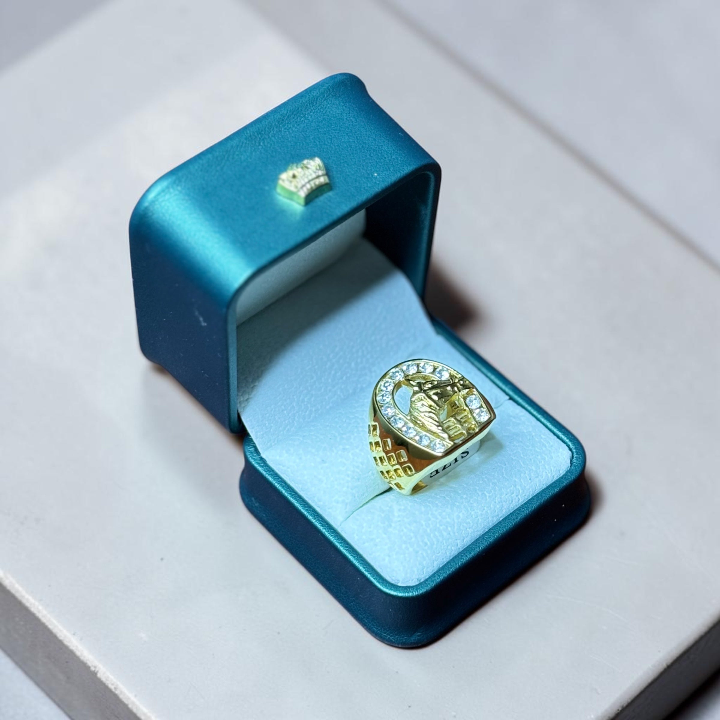 Anillo Herradura de Caballo en Oro Laminado 18K