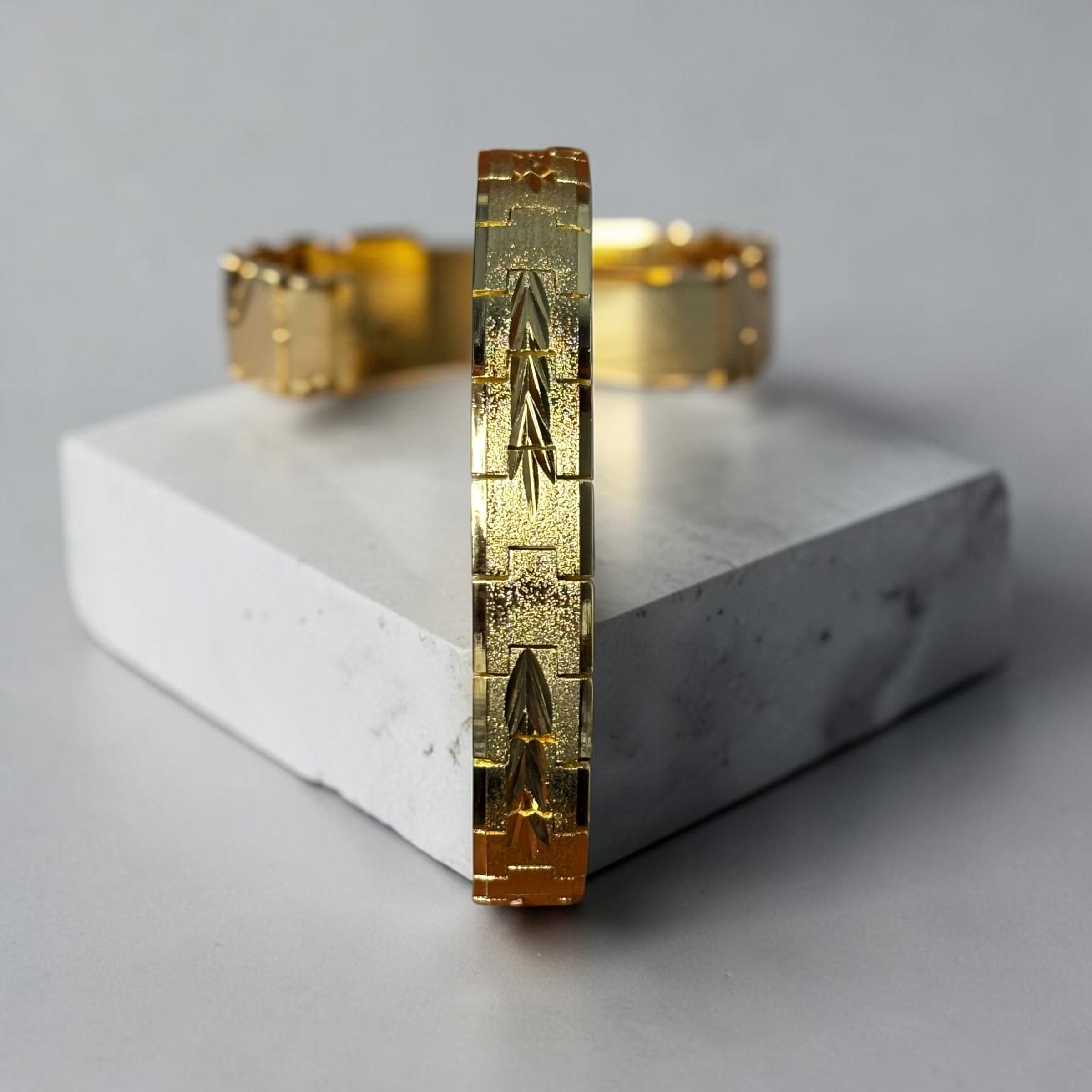 Brazalete SIGNATURE para Hombre en Oro Laminado 18K ✨