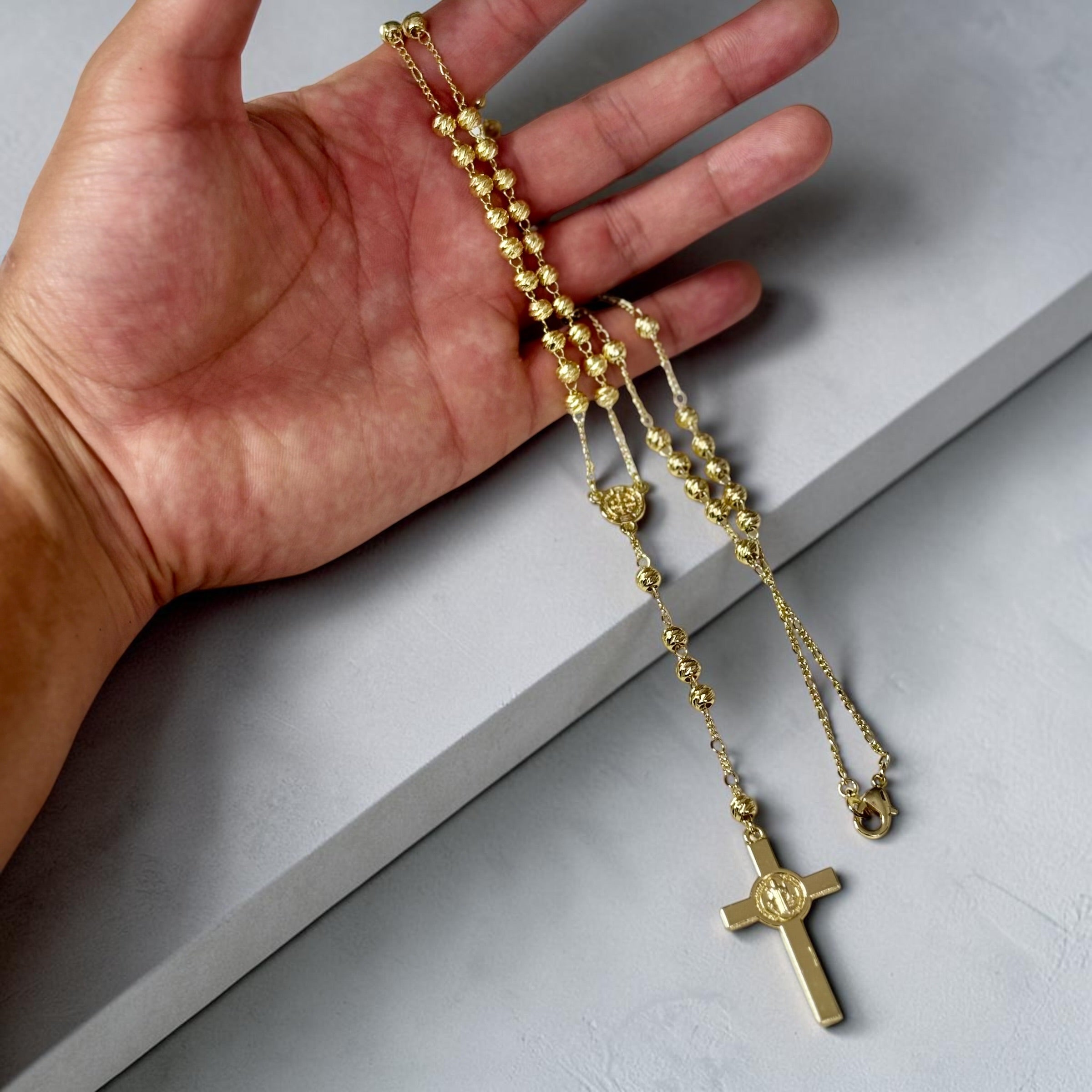 Camándula San Benito en Oro Laminado 18K ✝️🙏
