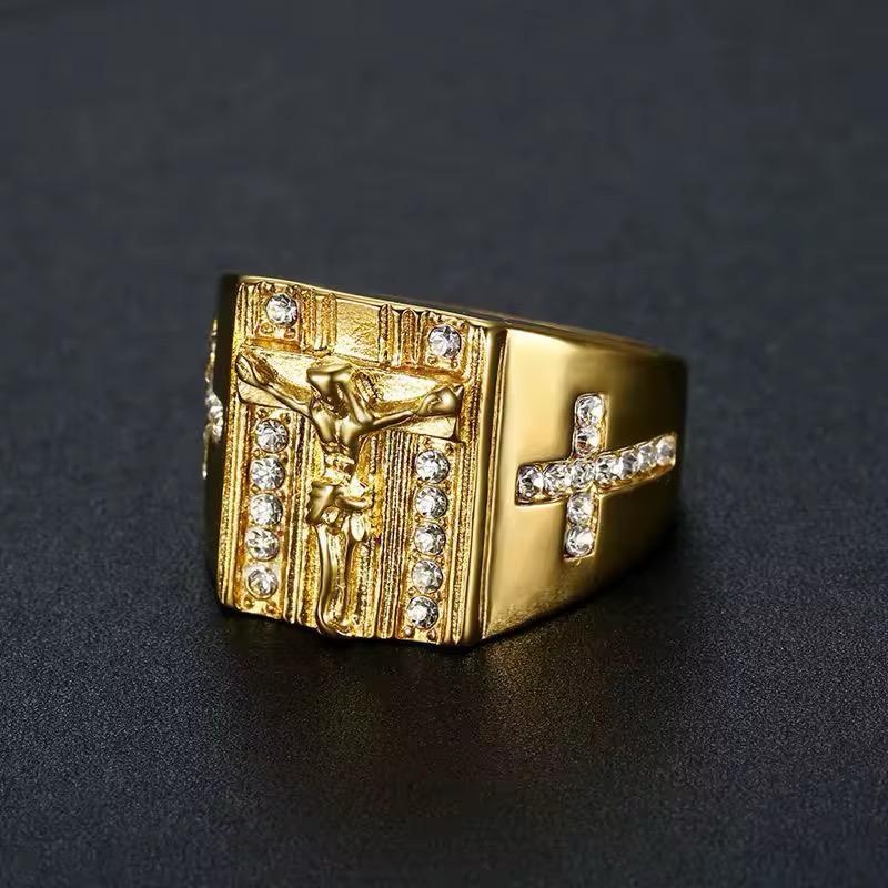 Anillo Jesús en La Cruz en Oro Laminado 18K